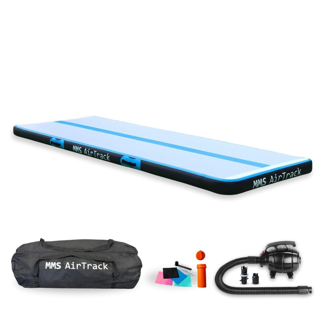 MMS AirTrack Basic in blauw met zwarte randen, inclusief pomp en draagtas, ideaal voor training thuis of buiten.