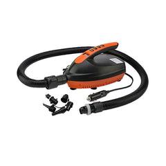 Zwarte en oranje Airtrack Autopomp met slang en accessoires, ideaal voor snel oppompen op locatie of in de natuur.